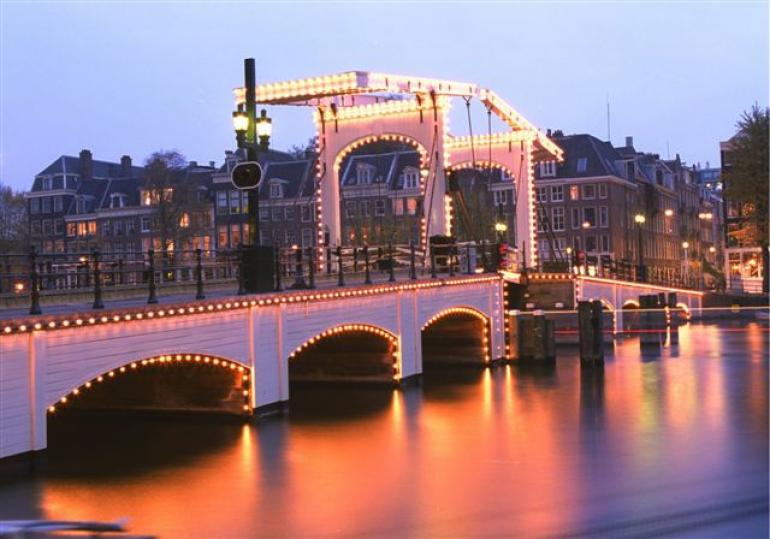 skinny bridge amsterdam